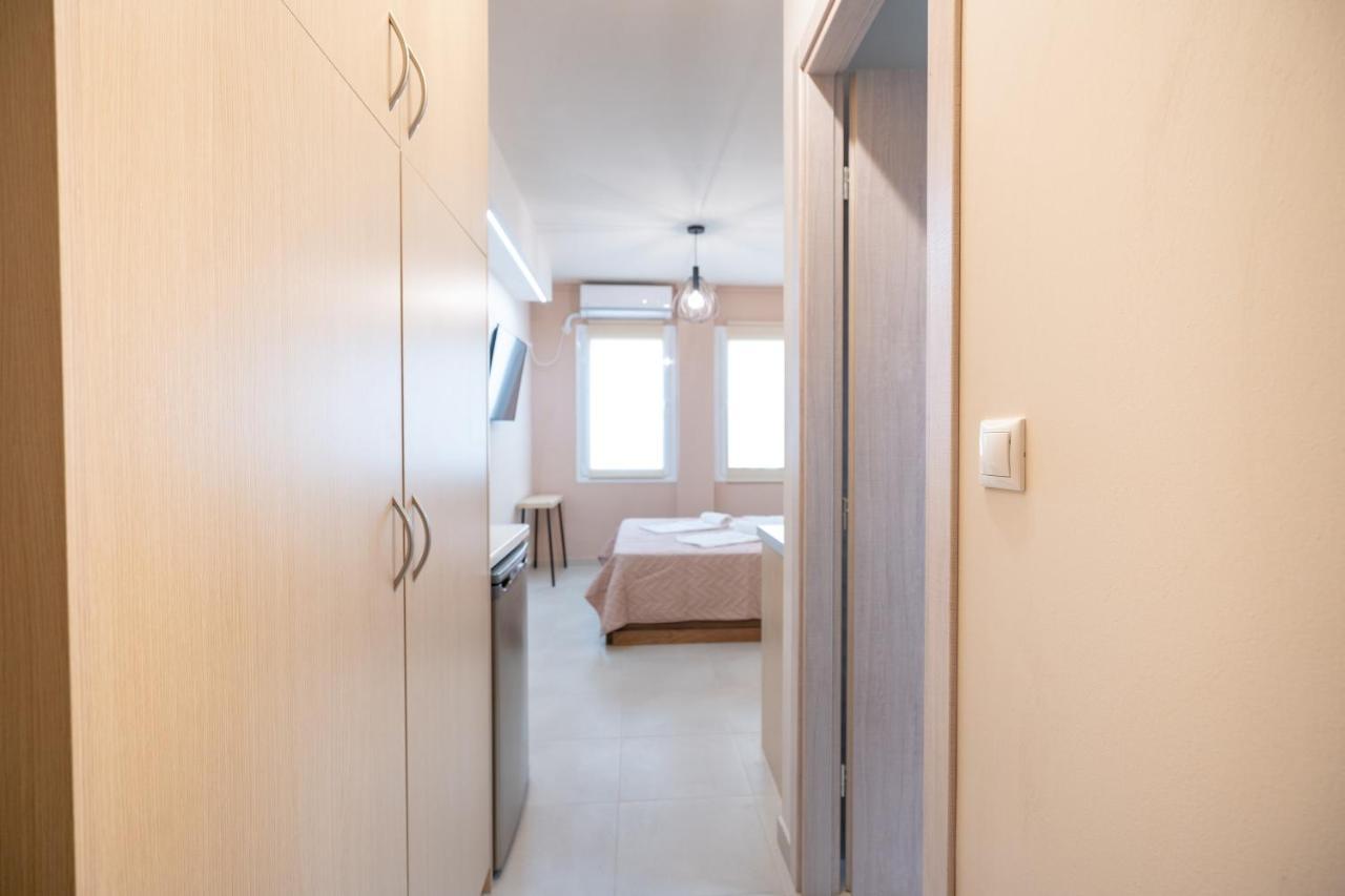 Monastiraki Metro St Studio For 2 Persons Ateny Zewnętrze zdjęcie