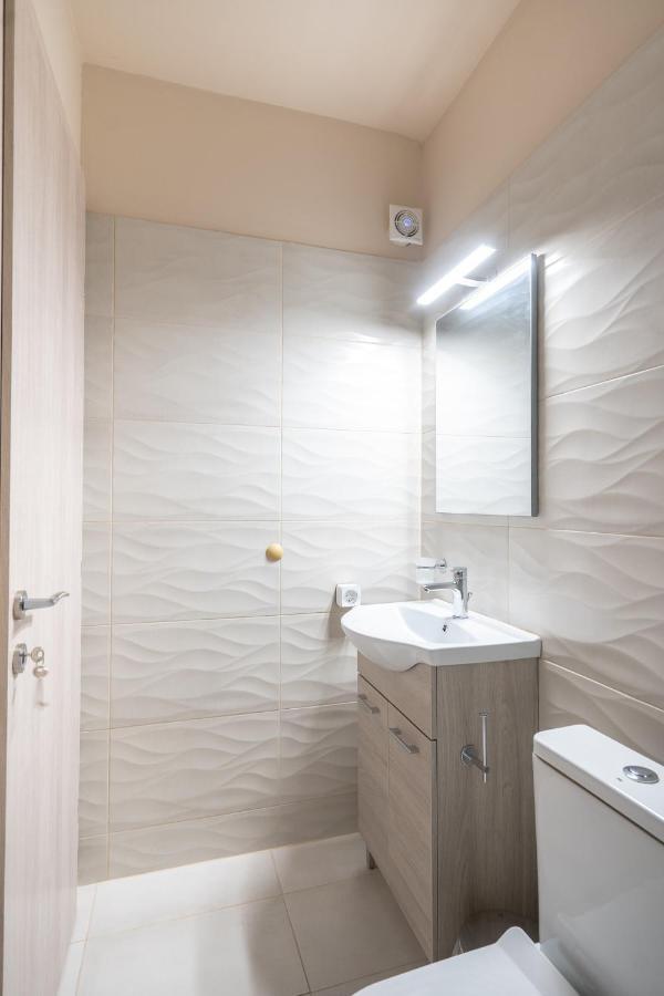 Monastiraki Metro St Studio For 2 Persons Ateny Zewnętrze zdjęcie